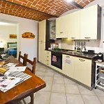 Apartment Casa Vacanze La Fermata Delle Rondini