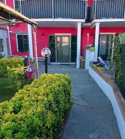 Casa Vacanze La Fermata Delle Rondini * Castello di Annone