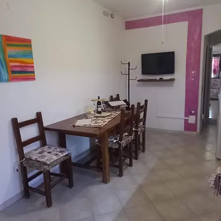 Apartment Casa Vacanze La Fermata Delle Rondini *