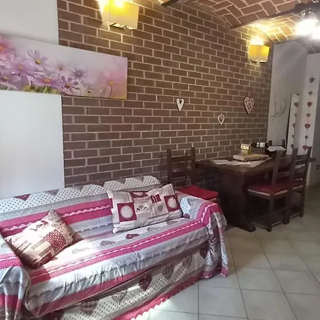 Casa Vacanze La Fermata Delle Rondini * Castello di Annone