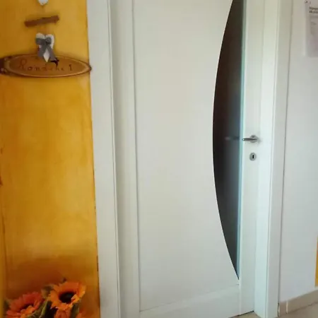Apartment Casa Vacanze La Fermata Delle Rondini