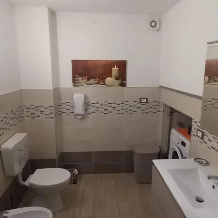 Casa Vacanze La Fermata Delle Rondini Apartment *