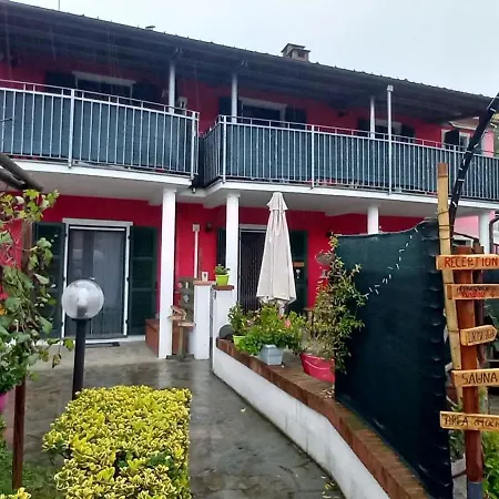 Casa Vacanze La Fermata Delle Rondini Apartment *
