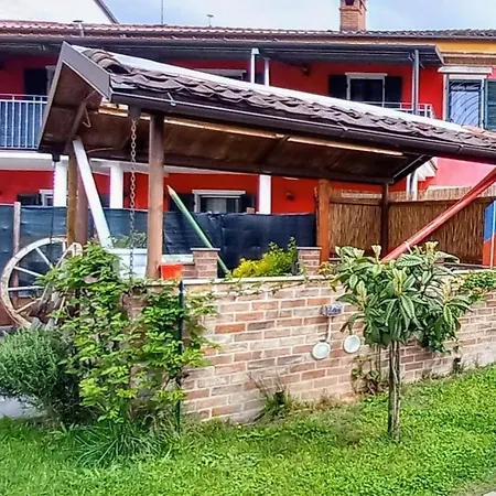 Apartment Casa Vacanze La Fermata Delle Rondini *
