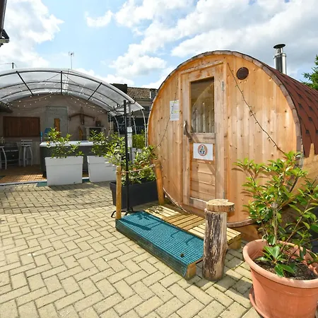 Casa Vacanze La Fermata Delle Rondini * Castello di Annone