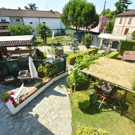 Casa Vacanze La Fermata Delle Rondini * Castello di Annone