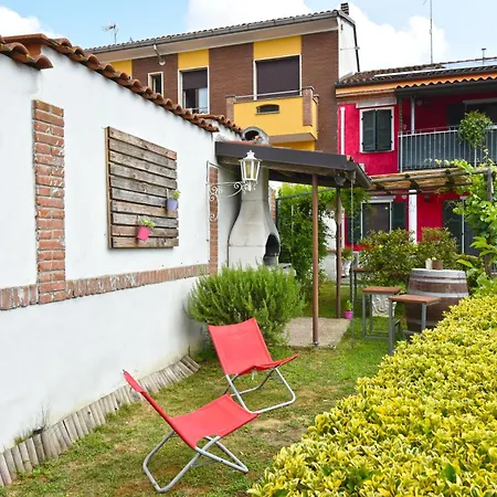 Casa Vacanze La Fermata Delle Rondini * Castello di Annone