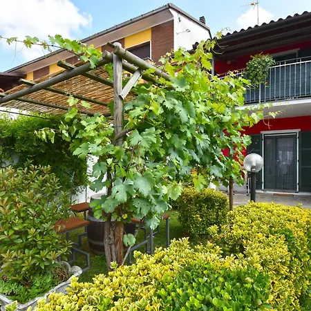 Casa Vacanze La Fermata Delle Rondini * Castello di Annone