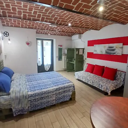 Casa Vacanze La Fermata Delle Rondini Διαμέρισμα Castello di Annone
