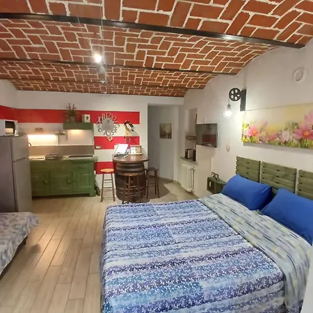 Casa Vacanze La Fermata Delle Rondini Διαμέρισμα Castello di Annone