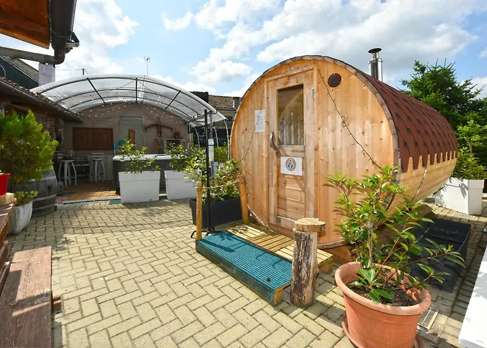 Casa Vacanze La Fermata Delle Rondini * Castello di Annone