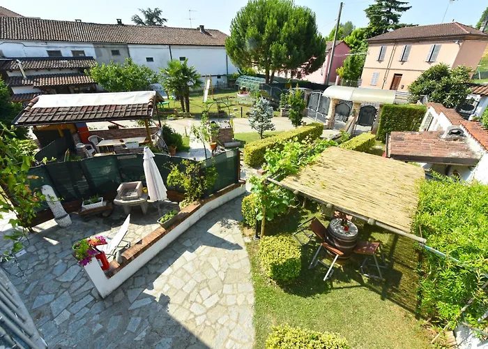 Casa Vacanze La Fermata Delle Rondini * Castello di Annone