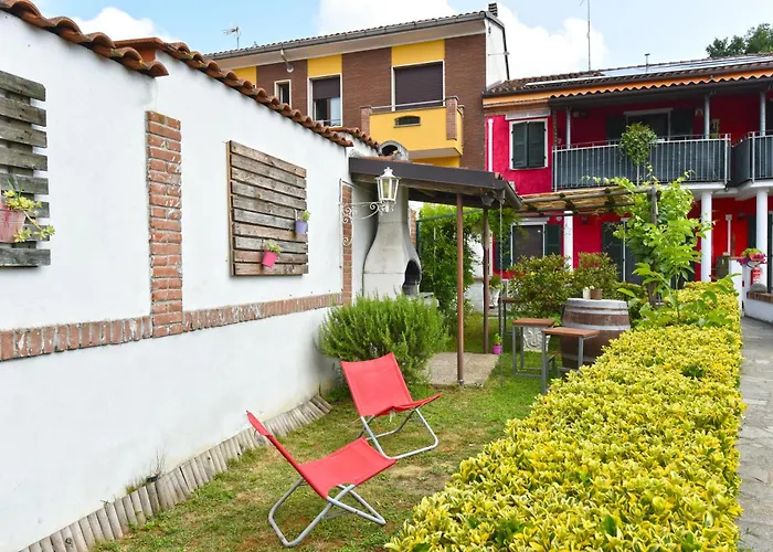 Casa Vacanze La Fermata Delle Rondini * Castello di Annone